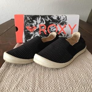 Roxy Palisades Slip-On Black with Stripes, Size 7